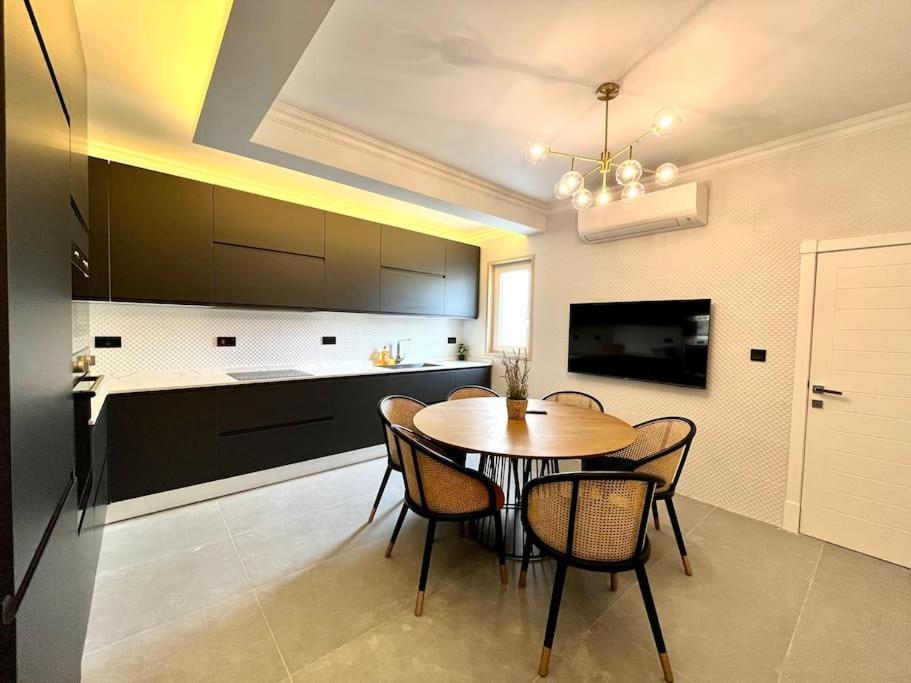Beautiful 4-Bedroom Townhouse In สลีมา ภายนอก รูปภาพ